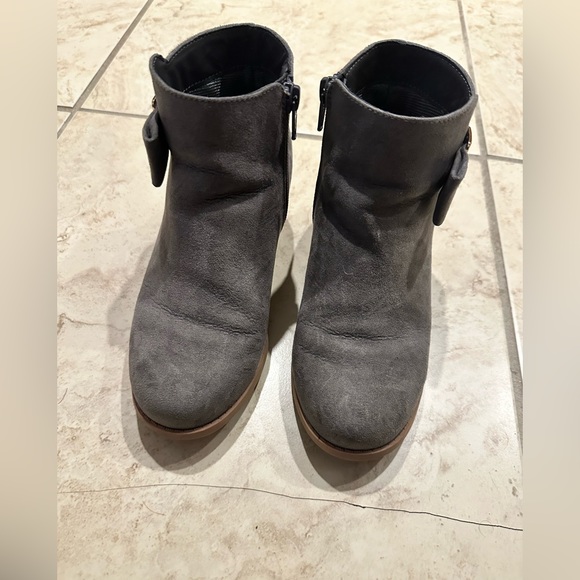 The Childrens Place Booties - Picture 11 of 11